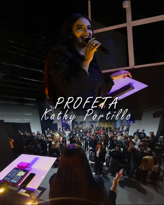 Profeta Kathy Portillo predicando en Imparables Next Level 2026